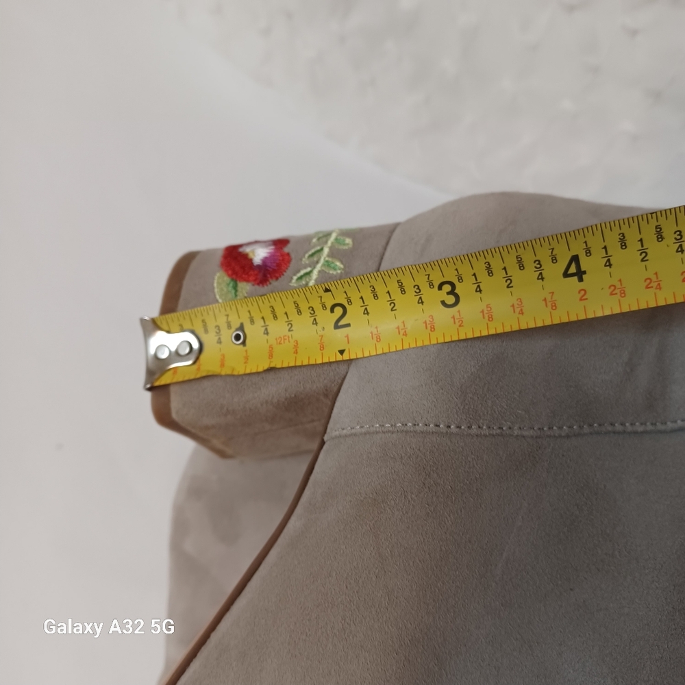 Franco Sarto Women Size 7.5 Light Gray Suede Heeled Boots look at the photos, - Picture 15 of 15
